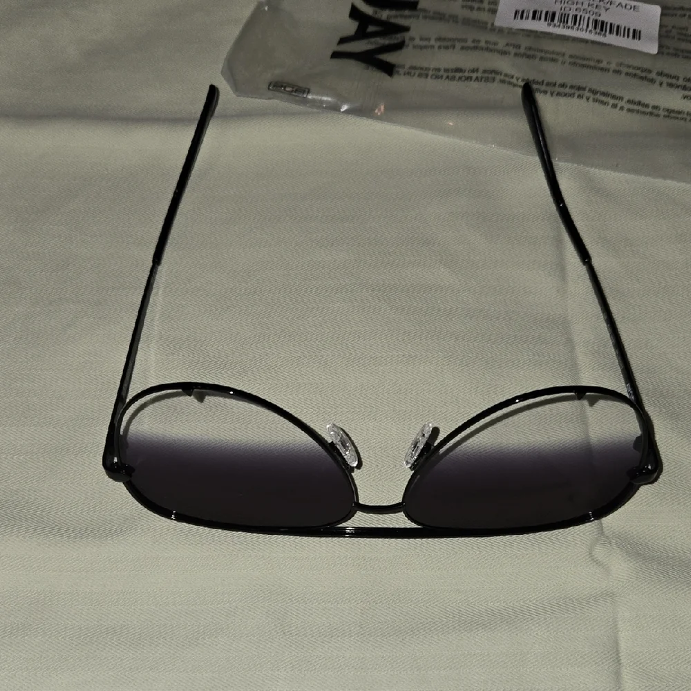 Quay Black and Purple Aviator Sunglasses with Case NWT